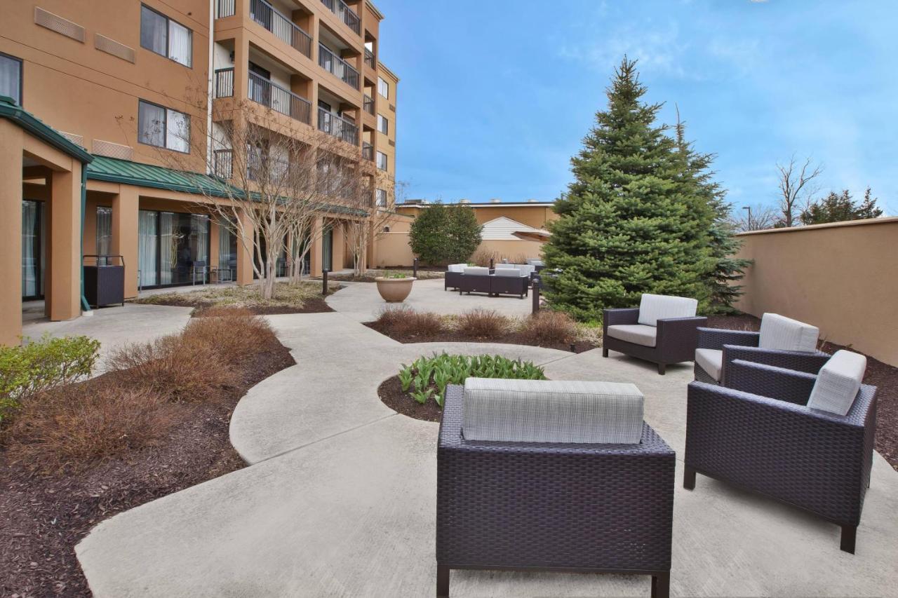 | Courtyard by Marriott Somerset
