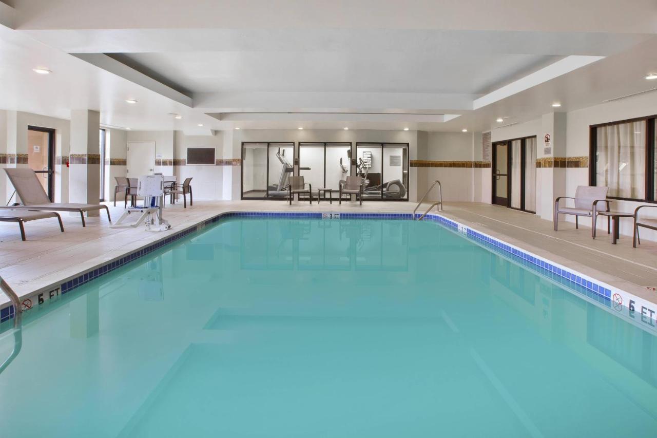 | Courtyard by Marriott Somerset