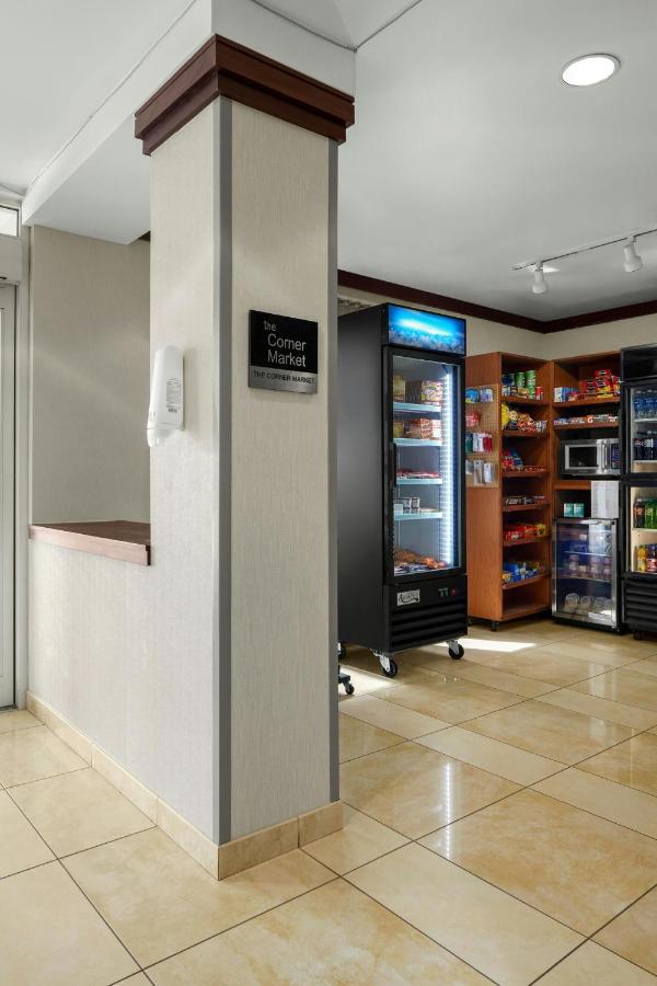 | Fairfield Inn & Suites Bedford