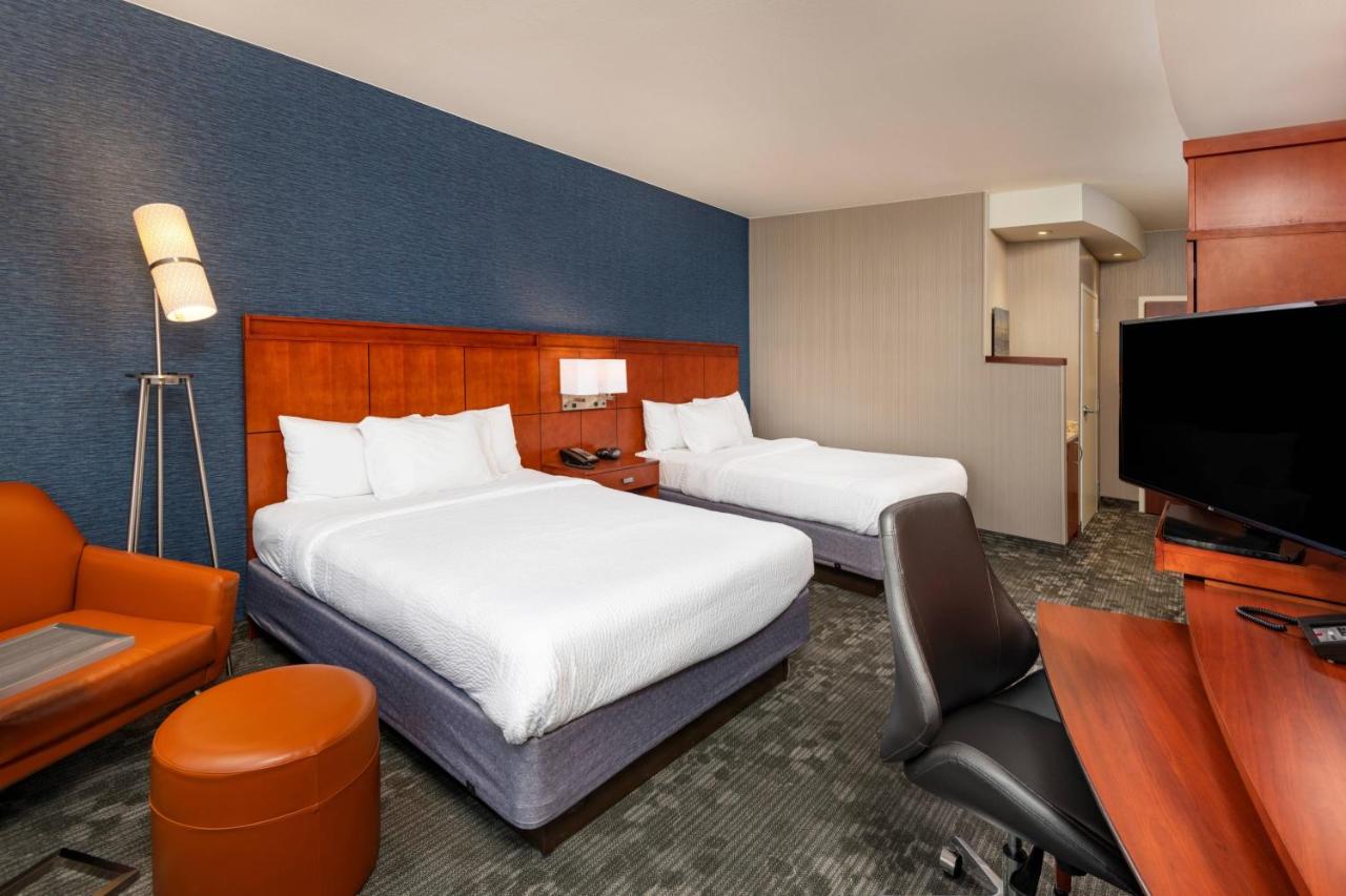 Queen Room with Two Queen Beds at Courtyard by Marriott Santa Ana Orange County
