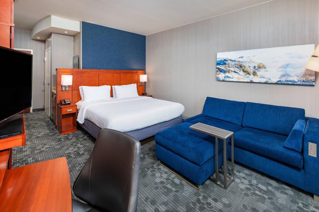 King Room with Sofa Bed at Courtyard by Marriott Santa Ana Orange County