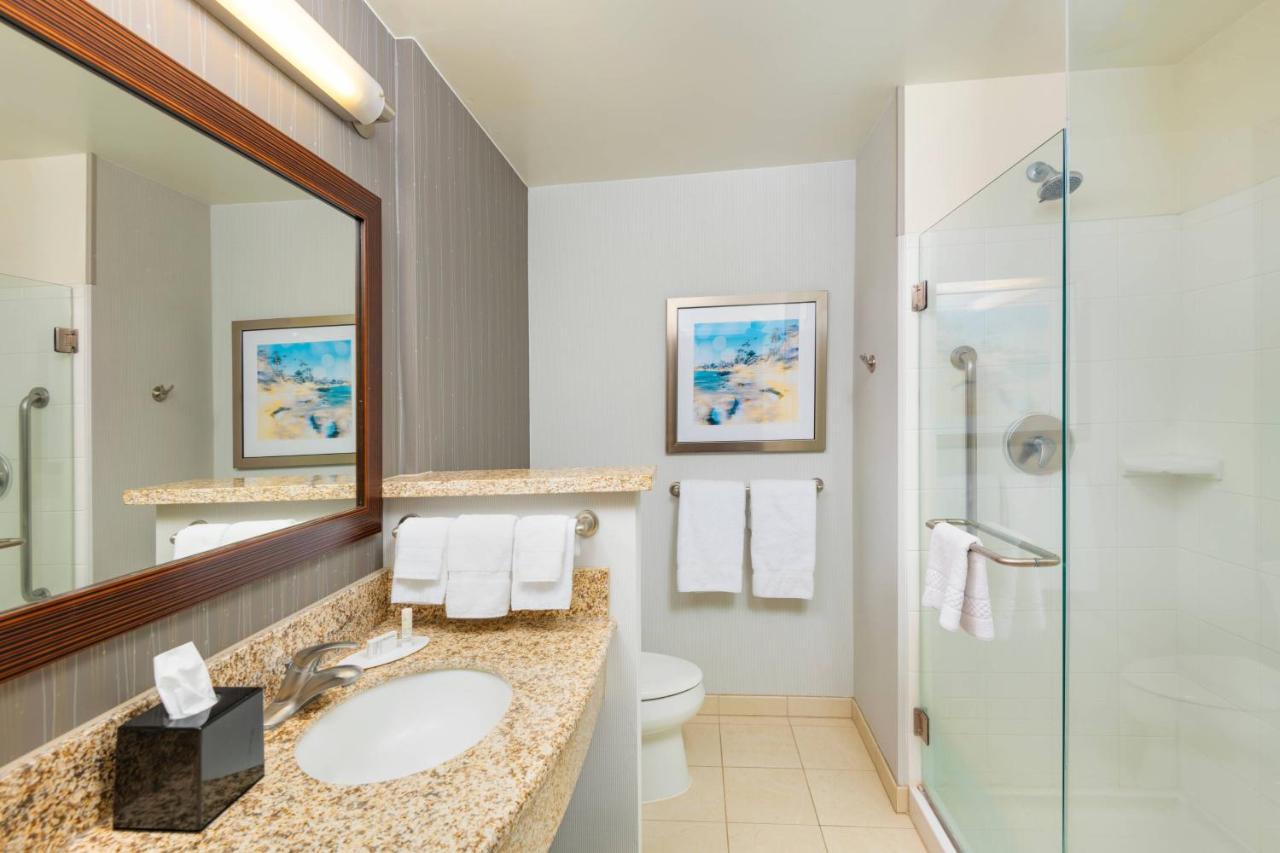King Room with Sofa Bed at Courtyard by Marriott Santa Ana Orange County