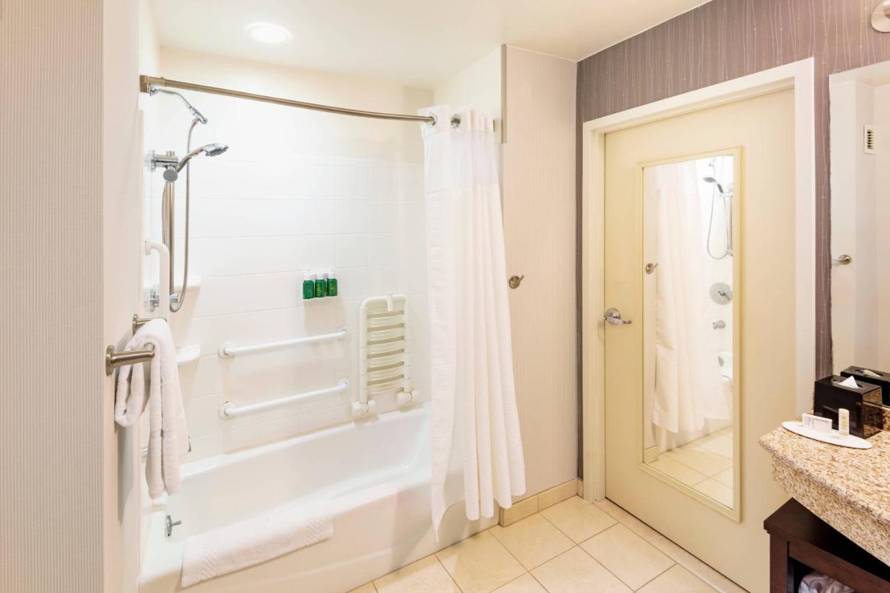 King Room with Sofa Bed at Courtyard by Marriott Santa Ana Orange County