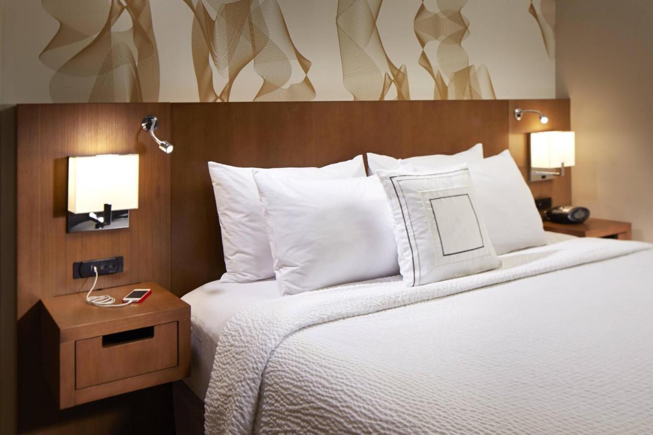 King Room with Sofa Bed - High Floor at Courtyard by Marriott Sunnyvale Silicon Valley