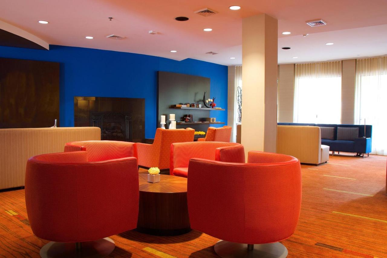 | Courtyard Blacksburg