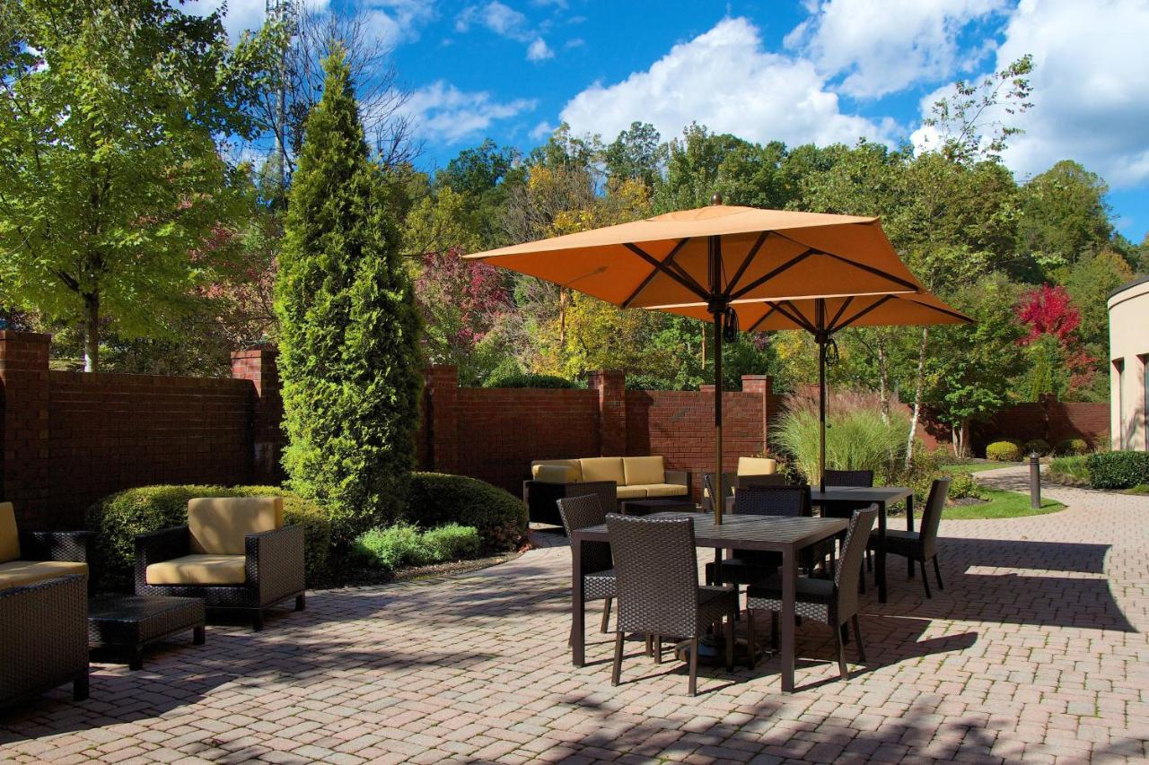 | Courtyard Blacksburg
