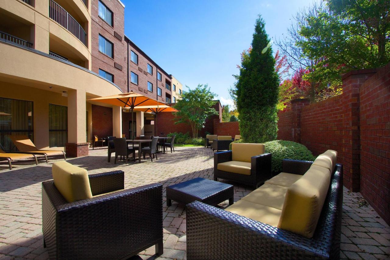 | Courtyard Blacksburg