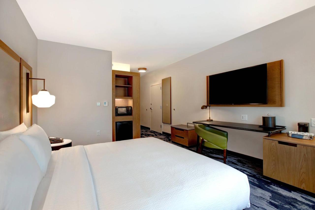 Guest Room, 1 King at Fairfield Inn & Suites by Marriott Chicago Bolingbrook