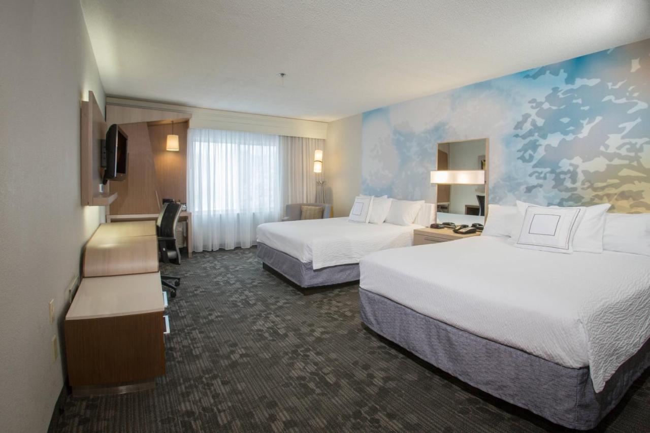 | Courtyard Boston Raynham