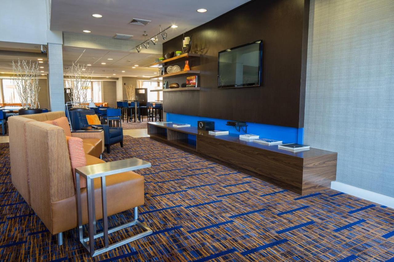 | Courtyard Boston Raynham