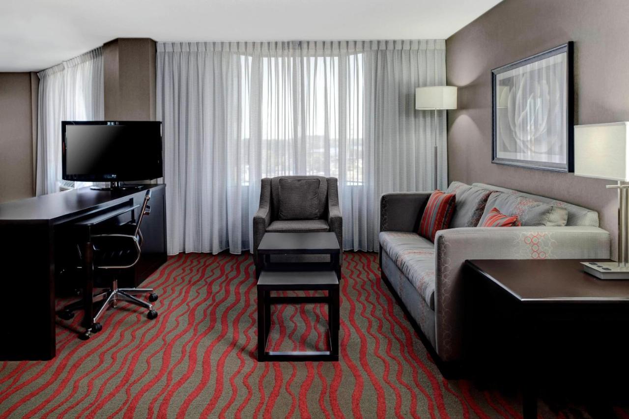 | Courtyard by Marriott St. Cloud