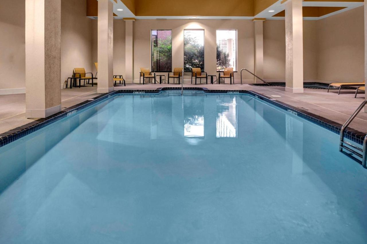 | Courtyard by Marriott St. Cloud
