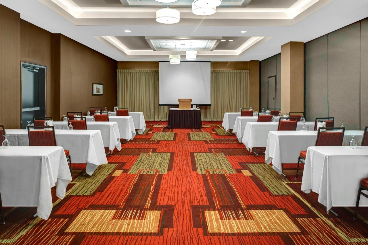 | Courtyard by Marriott St. Cloud
