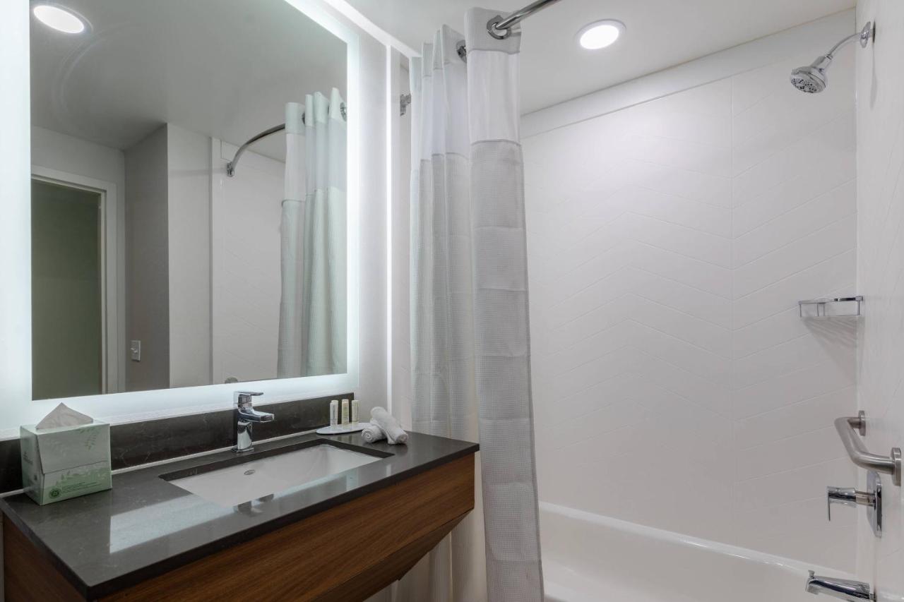 King Room at Fairfield Inn & Suites by Marriott Atlanta Stonecrest