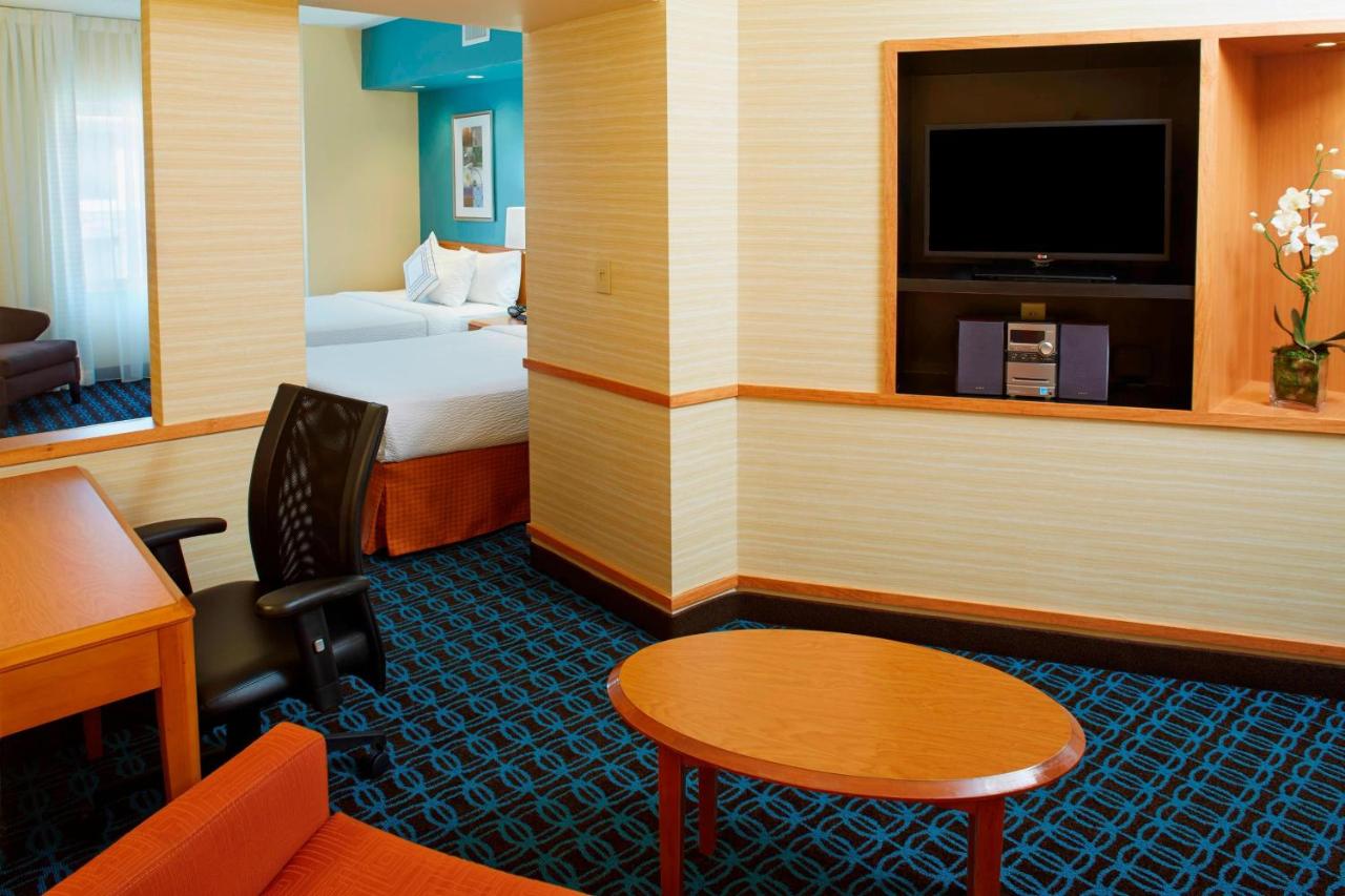 | Fairfield Inn & Suites by Marriott Atlanta Stonecrest