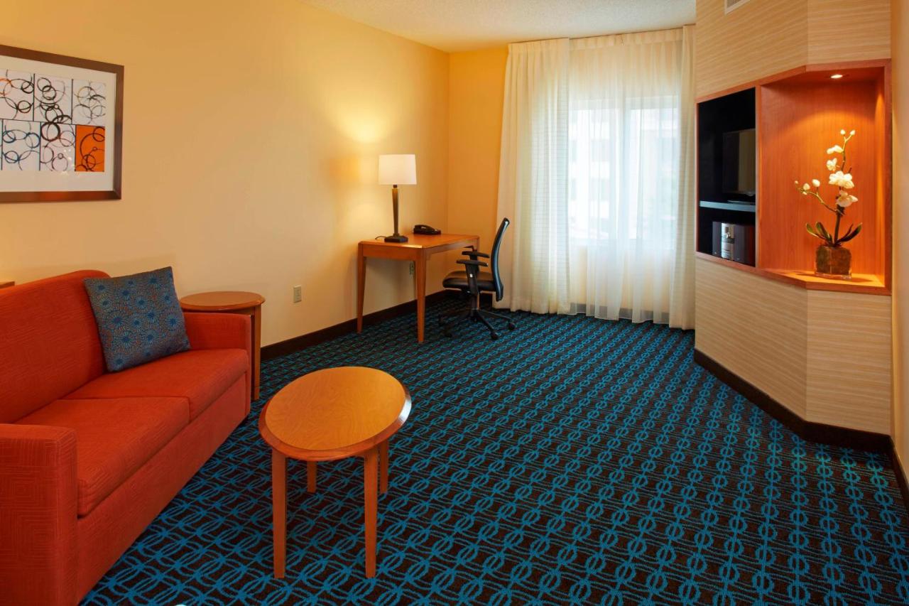 Queen Studio at Fairfield Inn & Suites by Marriott Atlanta Stonecrest