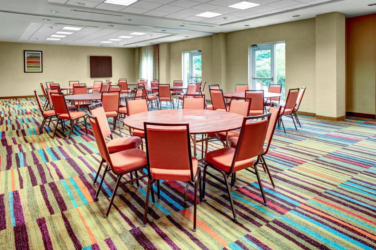 | Fairfield Inn & Suites by Marriott Atlanta Stonecrest
