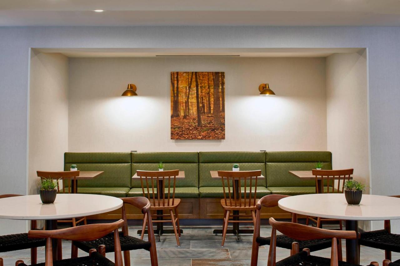 | Fairfield Inn & Suites by Marriott Albany Airport