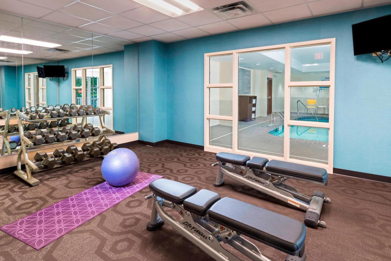 | Fairfield Inn and Suites by Marriott Perimeter Center