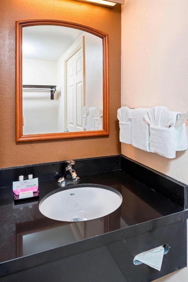 | Fairfield Inn and Suites by Marriott Perimeter Center
