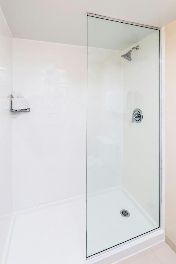 | Fairfield Inn and Suites by Marriott Perimeter Center
