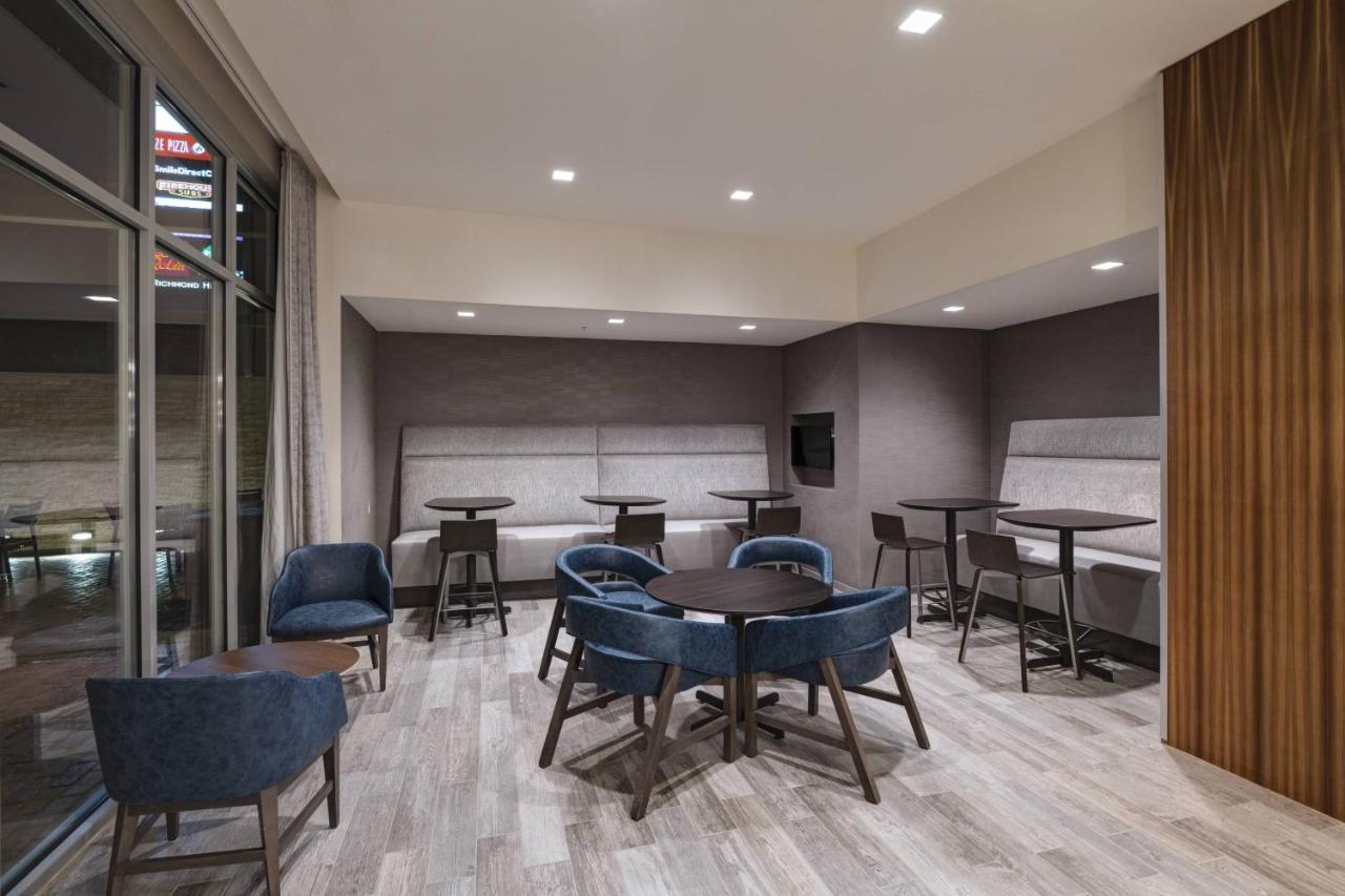 | Courtyard St. Louis Brentwood