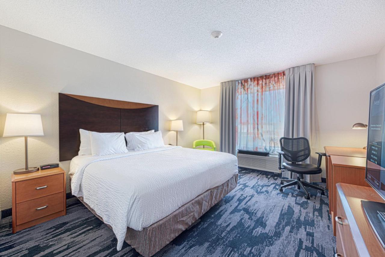 | Fairfield Inn & Suites by Marriott Chicago Naperville
