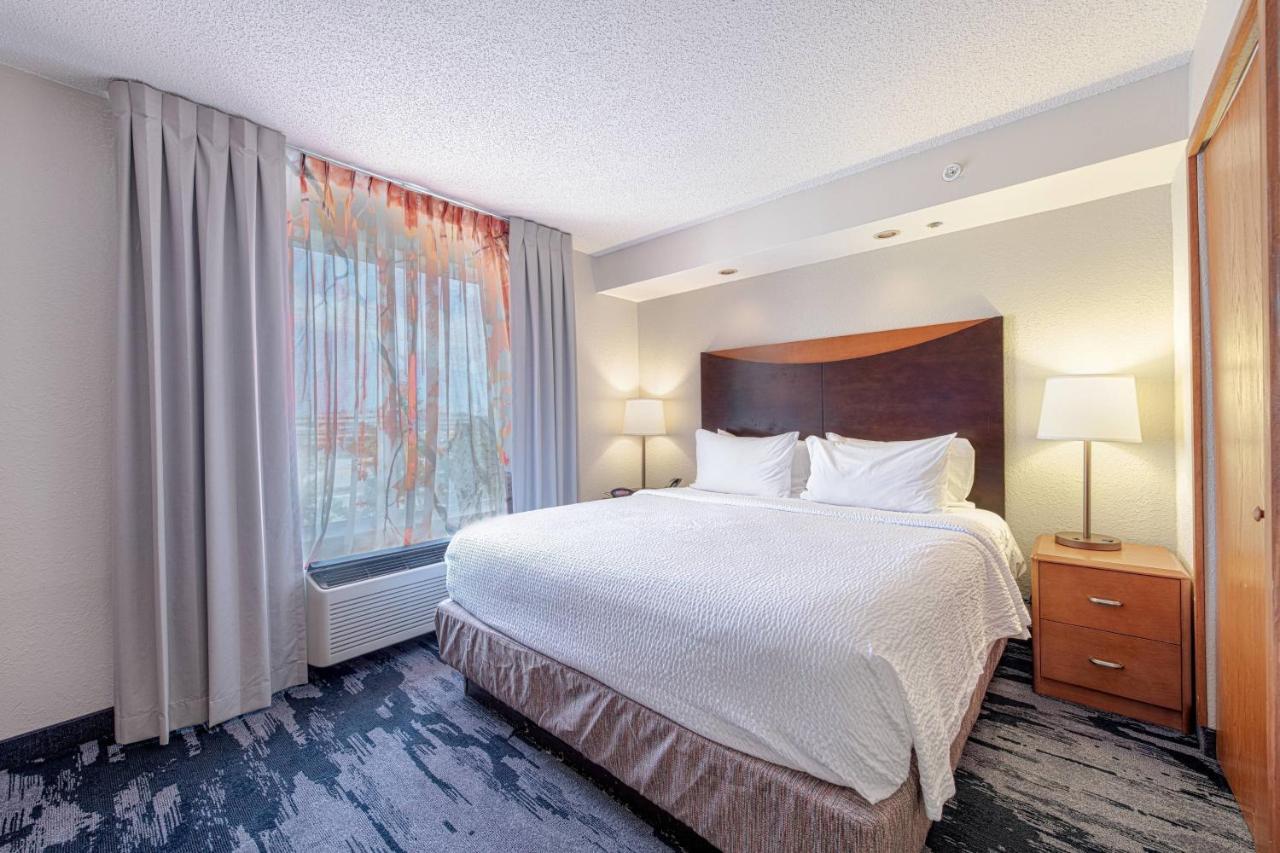 | Fairfield Inn & Suites by Marriott Chicago Naperville