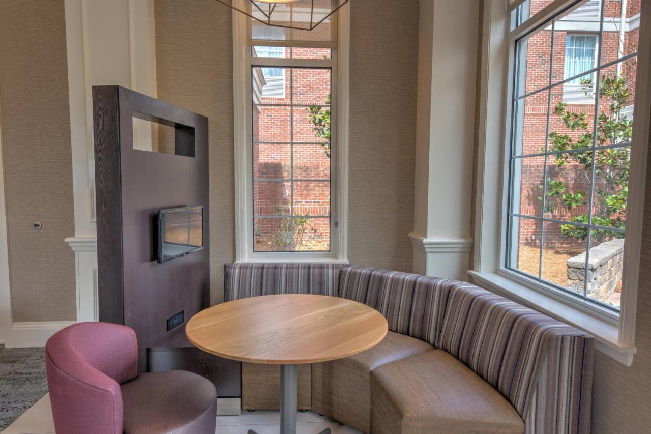  | Courtyard Chapel Hill