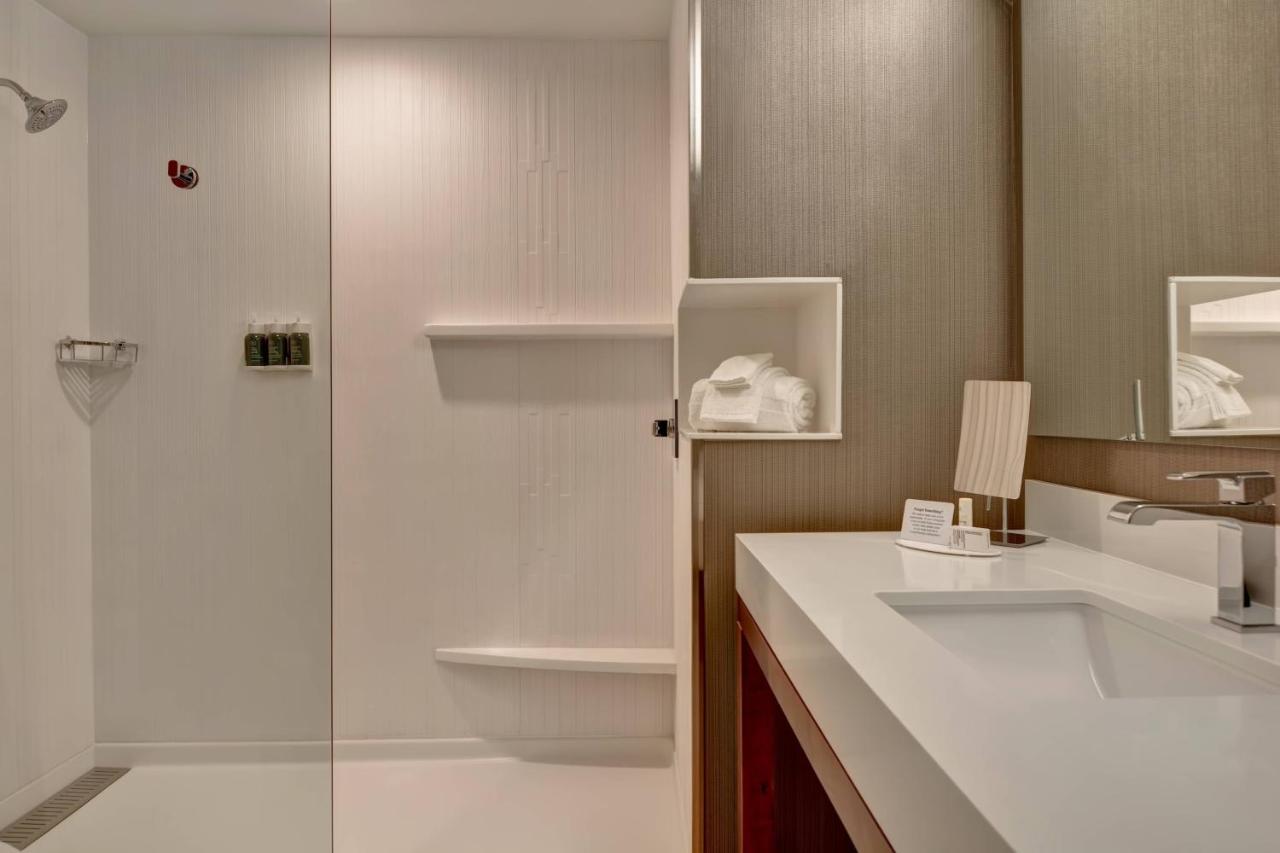 Suite, 1 King, Sofa bed at Courtyard by Marriott Bentonville Rogers Promenade