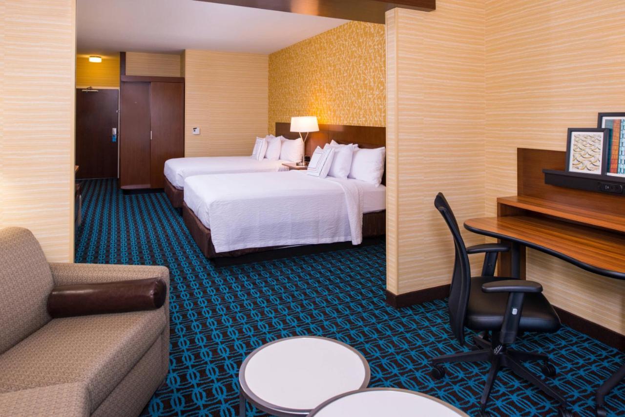 Queen Suite with 2 Queen Beds and Sofa Bed at Fairfield Inn and Suites by Marriott Akron Stow