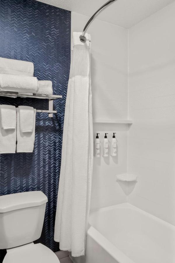 | Fairfield Inn & Suites by Marriott Chicago Naperville/Aurora