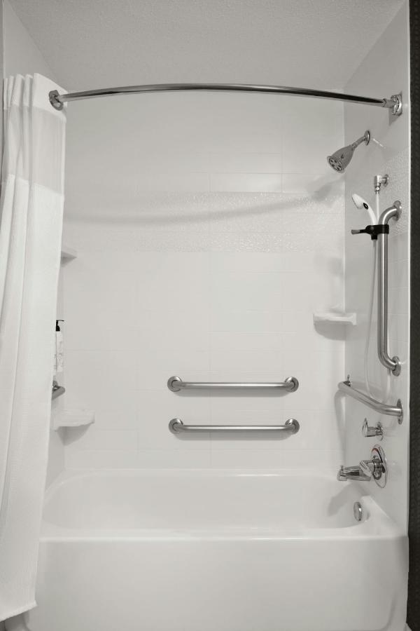 King Room at Fairfield Inn & Suites by Marriott Chicago Naperville/Aurora