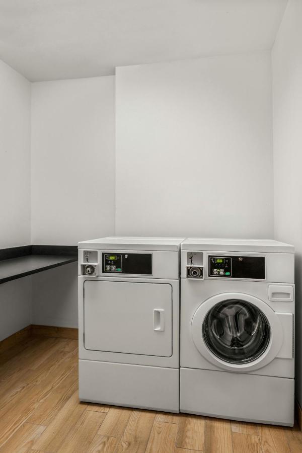 | Fairfield Inn & Suites by Marriott Chicago Naperville/Aurora