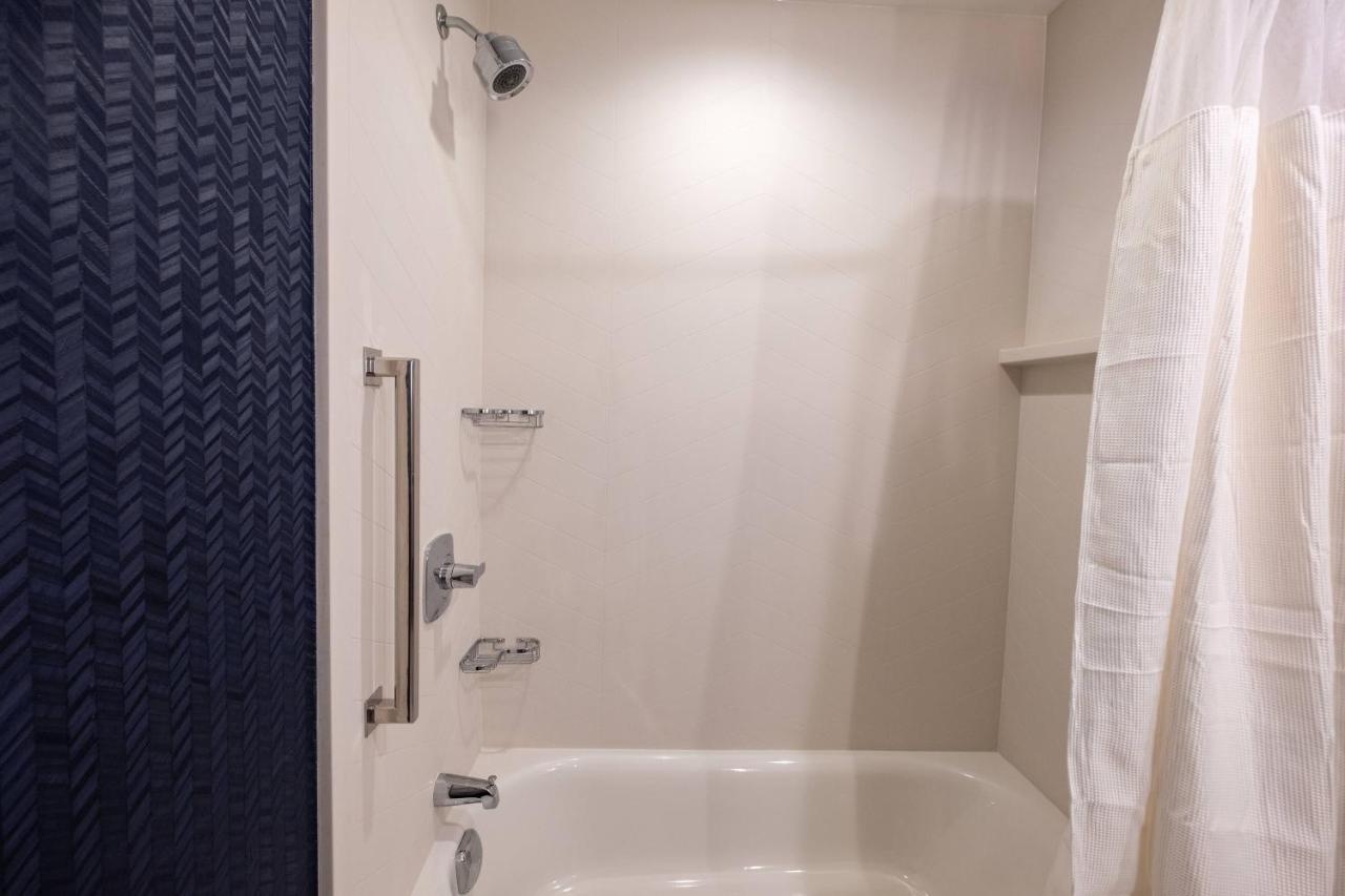 | Fairfield by Marriott Inn & Suites Fond du Lac