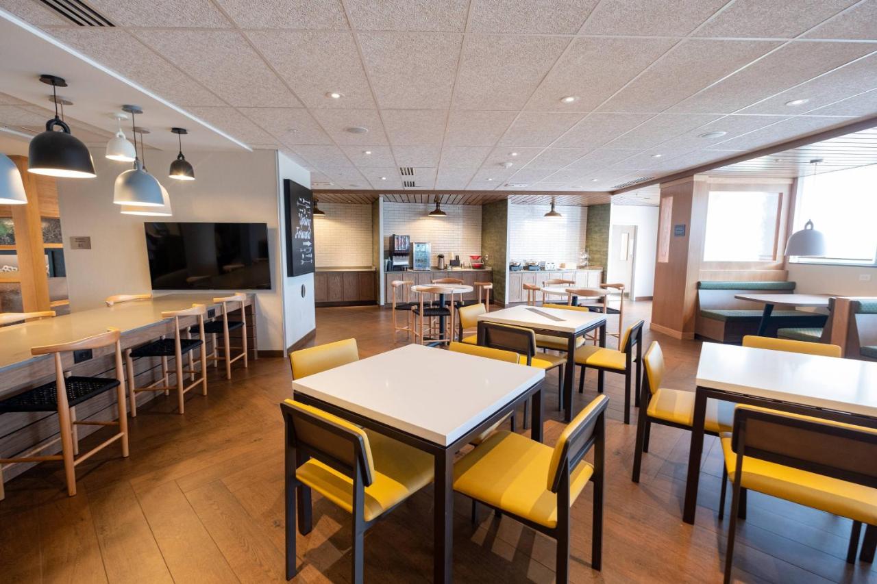 | Fairfield by Marriott Inn & Suites Fond du Lac