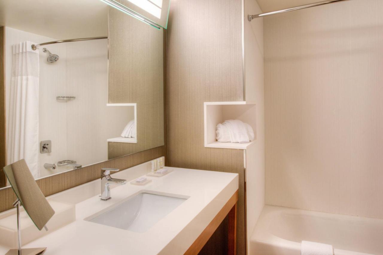  | Courtyard by Marriott St. Louis Chesterfield