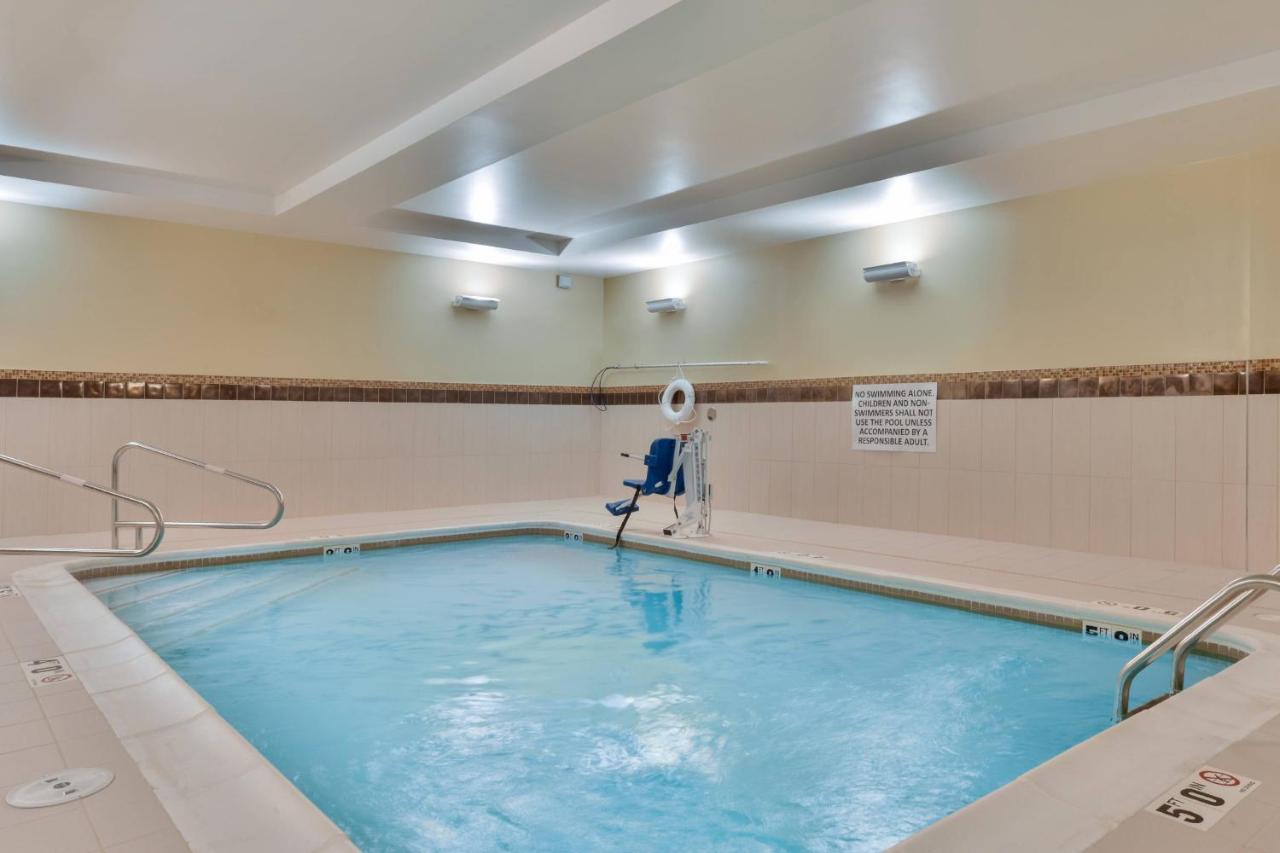  | Courtyard by Marriott St. Louis Chesterfield