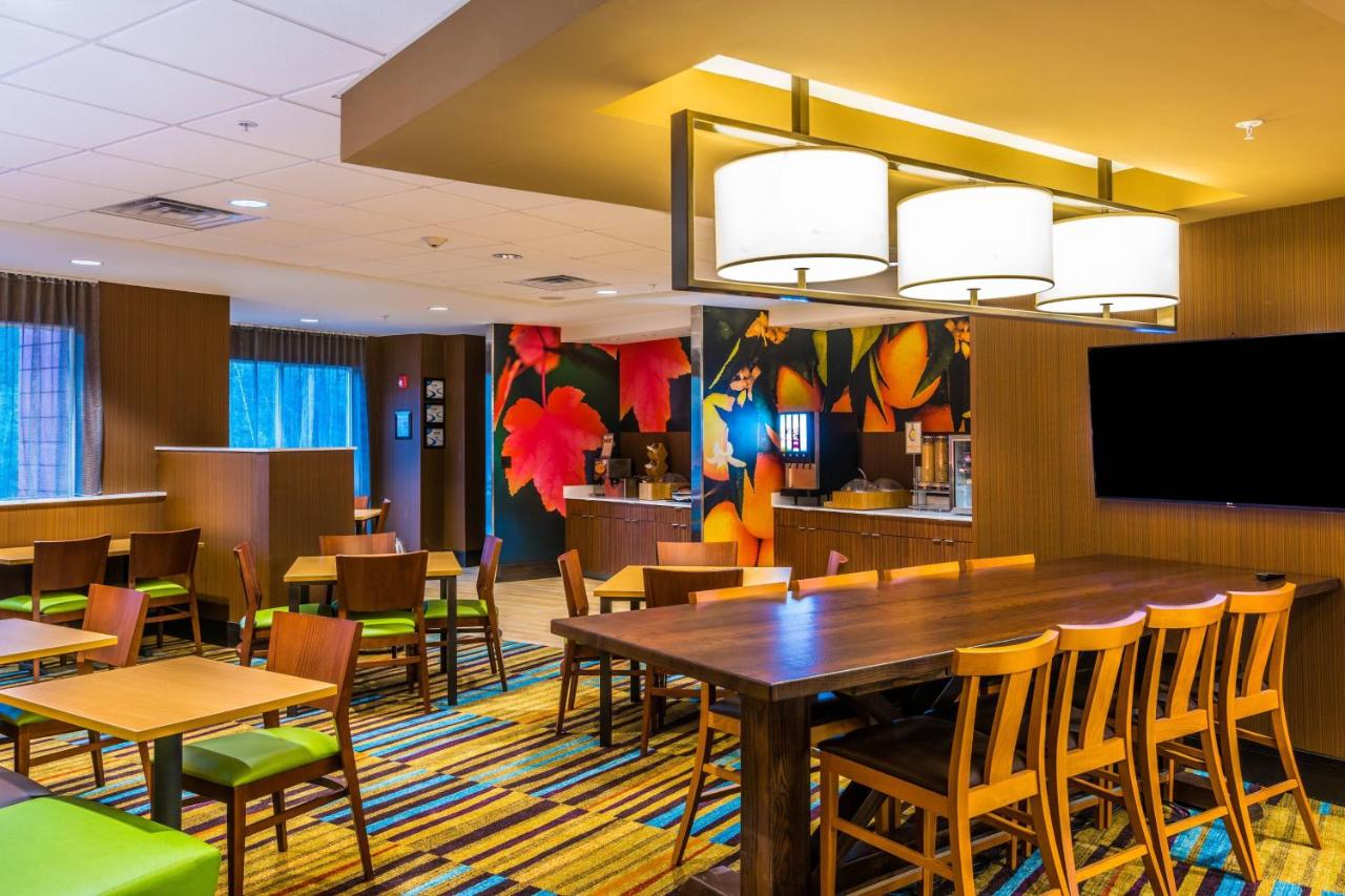 | Fairfield Inn & Suites by Marriott Atlanta Fairburn