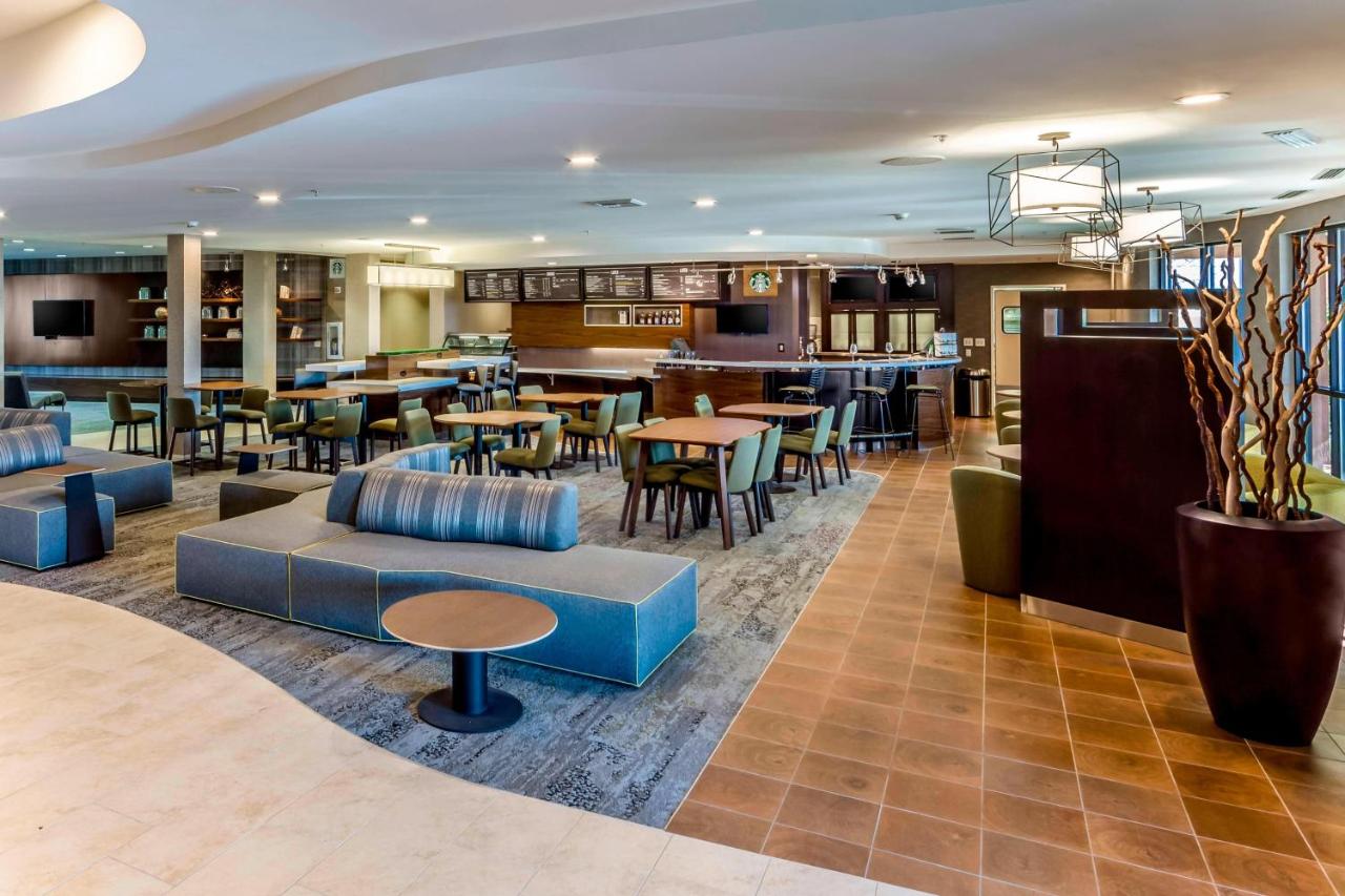 | Courtyard by Marriott Roseville Galleria Mall/Creekside Ridge Drive
