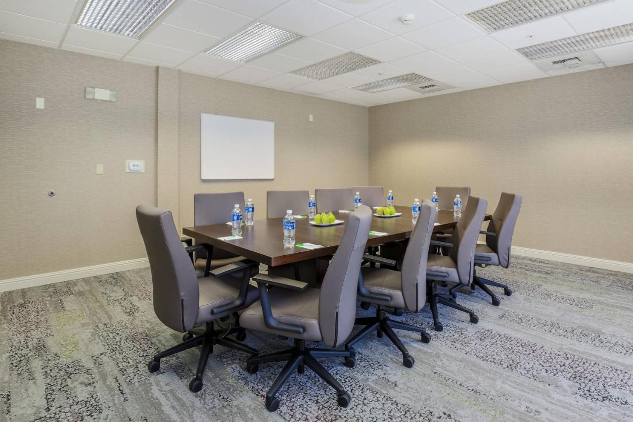 | Courtyard by Marriott Roseville Galleria Mall/Creekside Ridge Drive