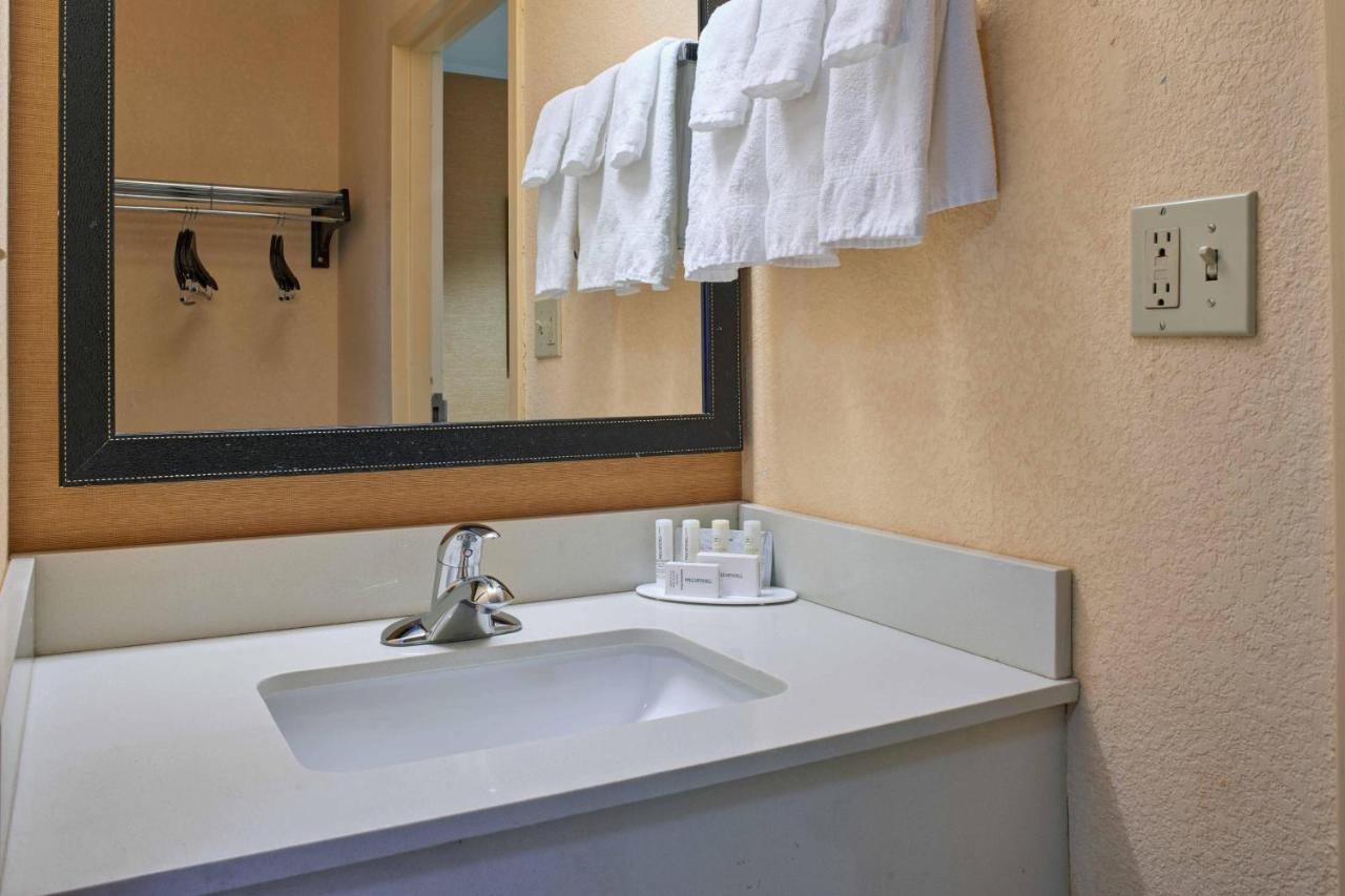 | Fairfield Inn by Marriott Kalamazoo West