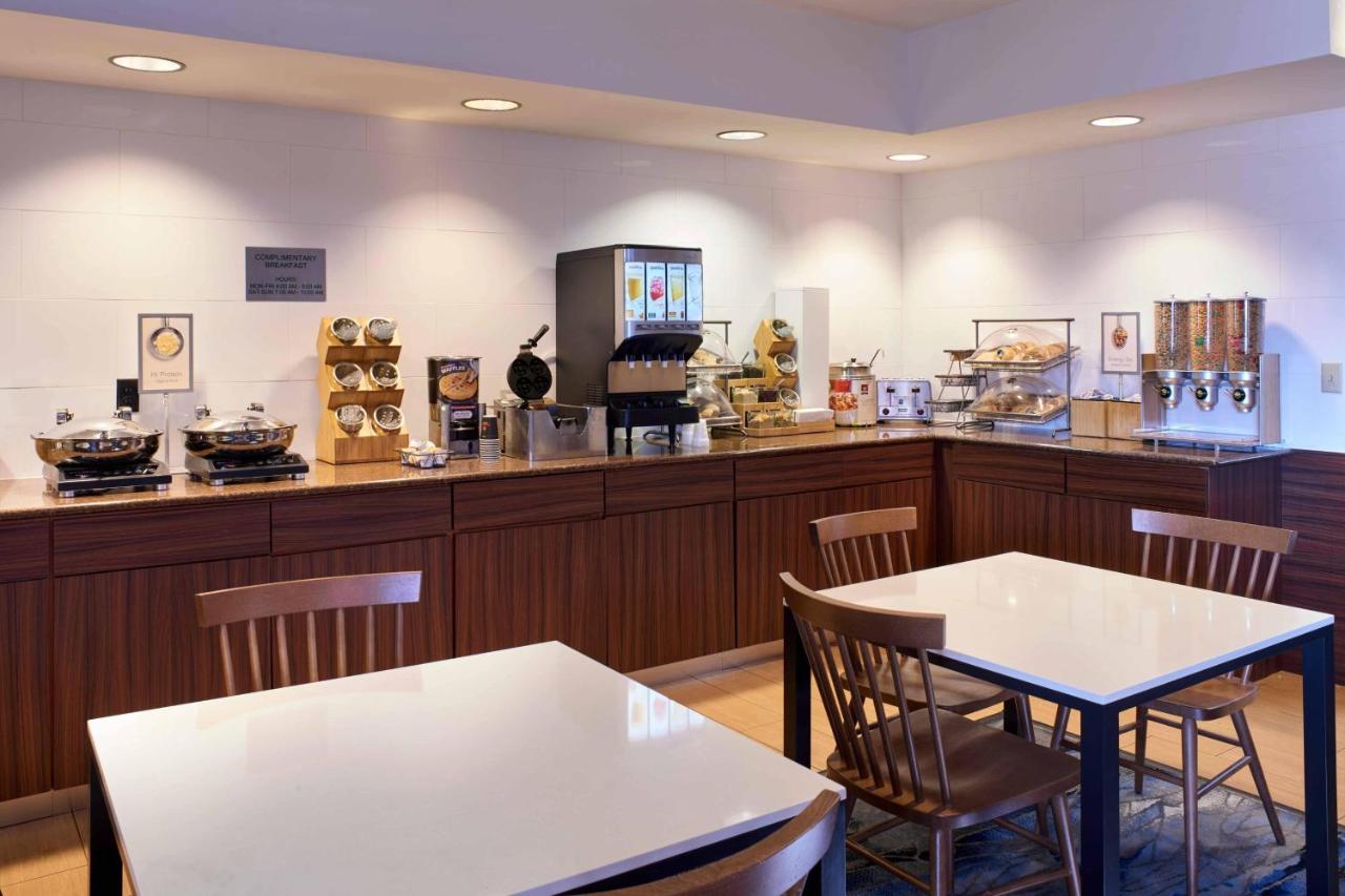 | Fairfield Inn by Marriott Kalamazoo West