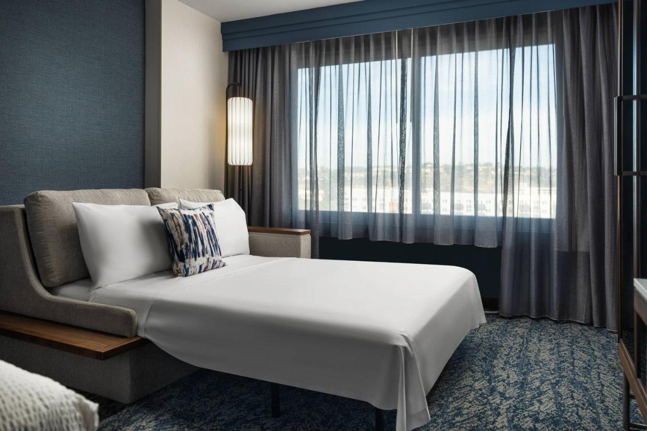 King Room with Sofa Bed at Courtyard by Marriott San Diego Mission Valley/Hotel Circle