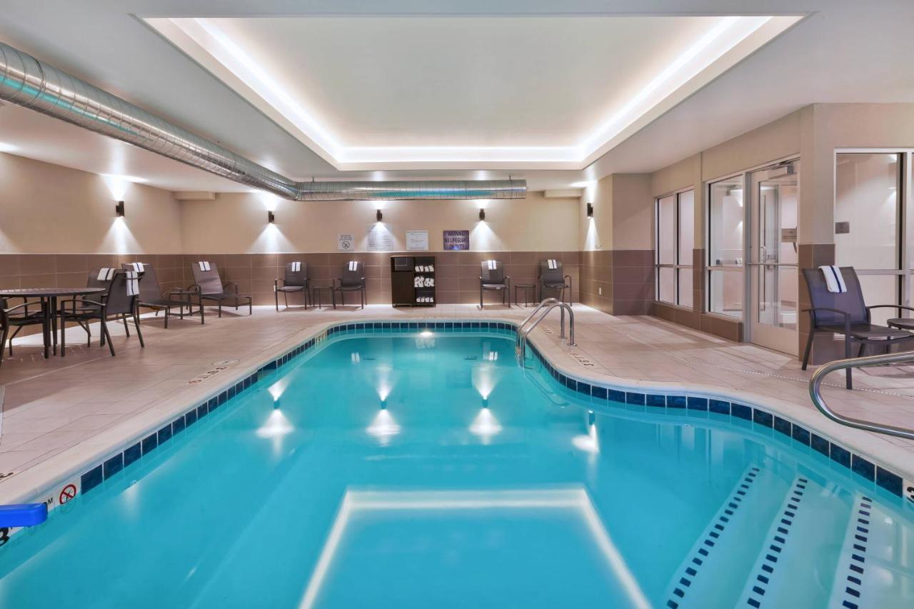 | Fairfield Inn & Suites by Marriott Kalamazoo