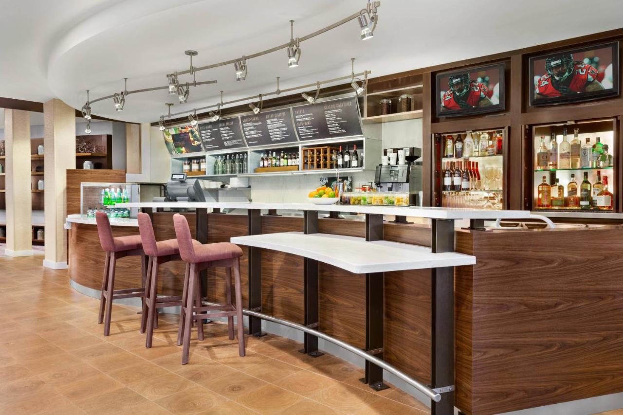| Courtyard by Marriott Sacramento Folsom