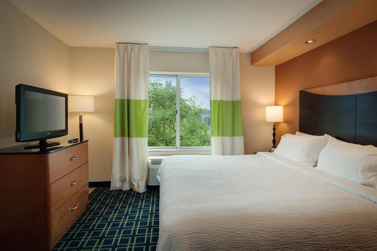 | Fairfield Inn Hartford Airport