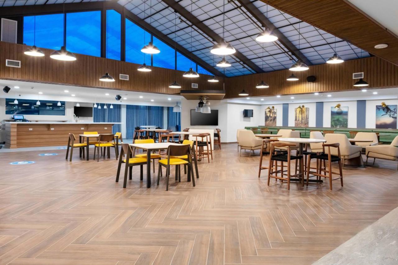 | Holiday Inn Springfield South - Enfield CT
