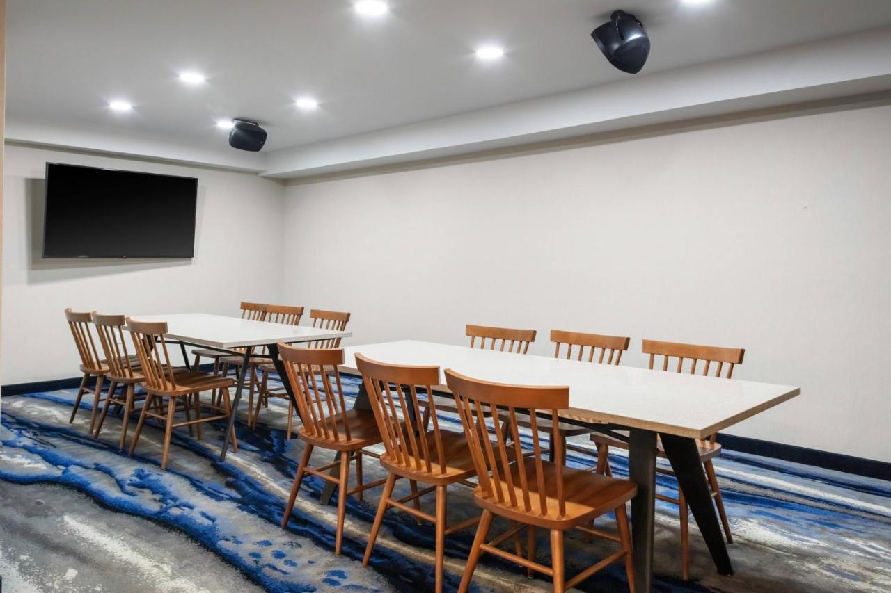 | Holiday Inn Springfield South - Enfield CT
