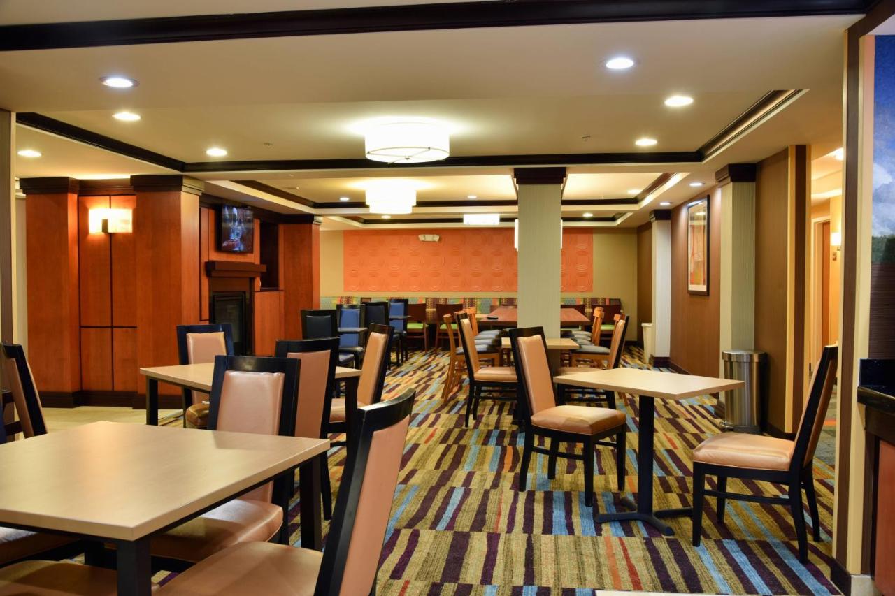 | Fairfield Inn Hartford Airport